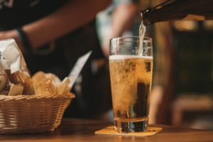 Cerveja artesanal em casa: 3 passos para fazer a sua